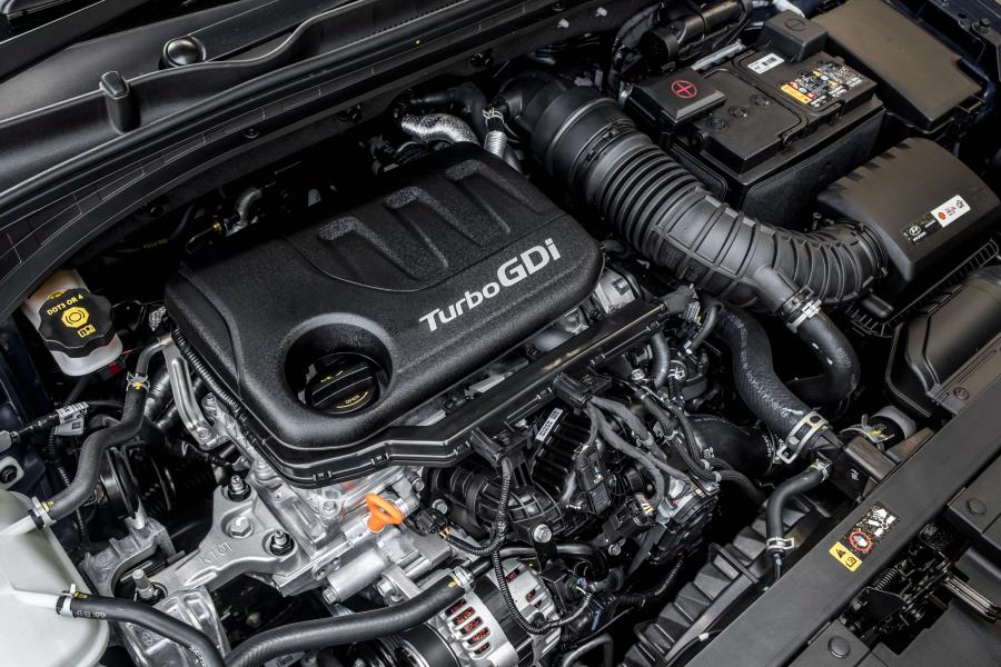 Моторный отсек Hyundai i30 Go! SE 2018 года  (UK) (фото 19 из 34)